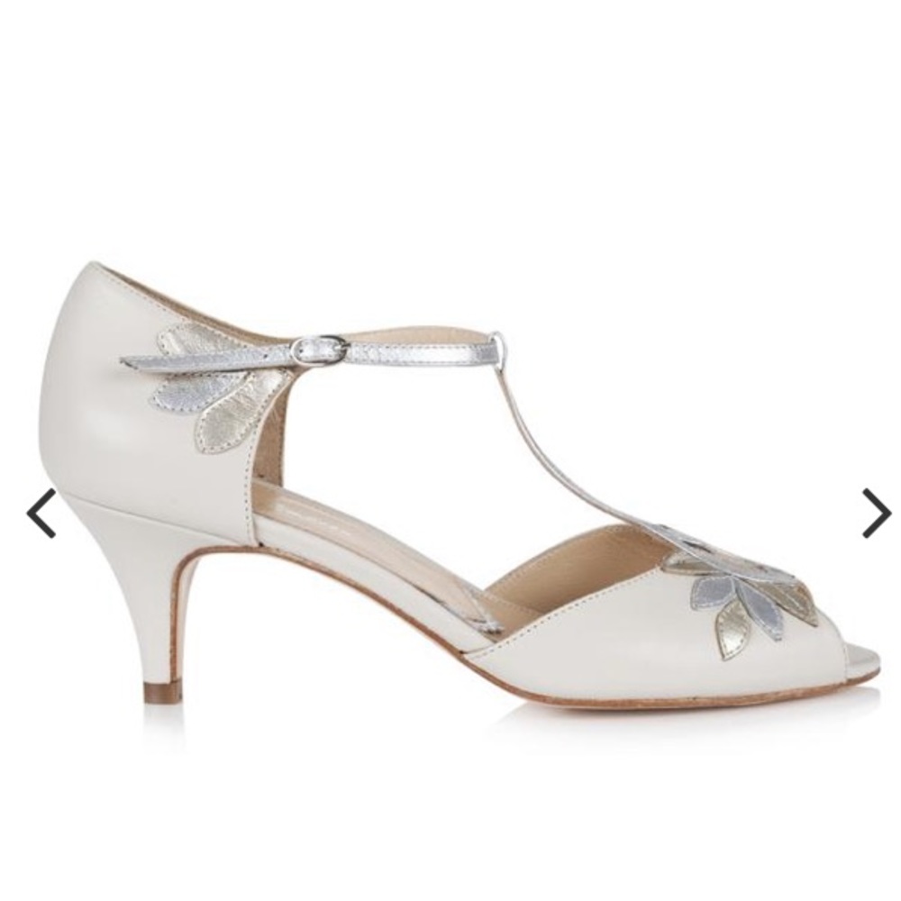 NIB Rachel Simpson Ivory Leather T-Strap (Isla)